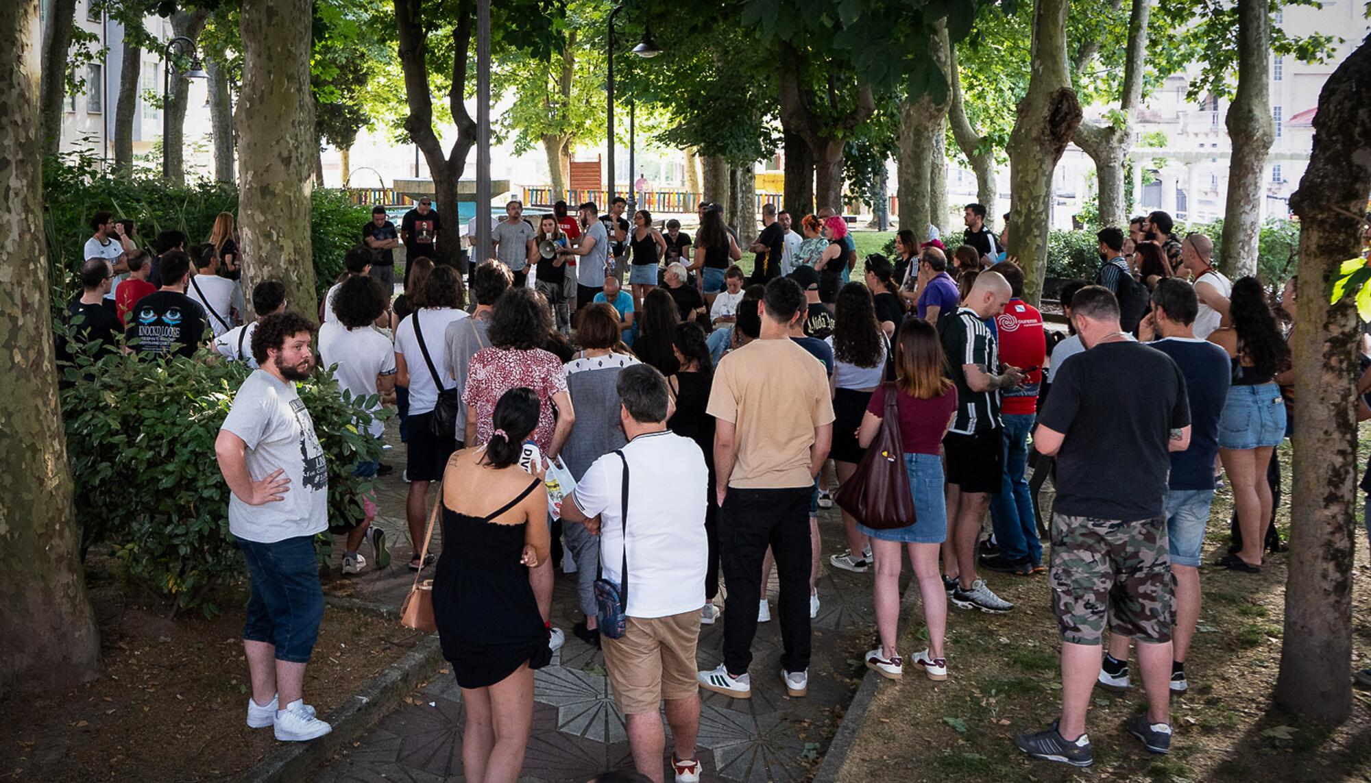 Asamblea vecinal para hacer frente a las patrullas de extrema derecha en Ourense